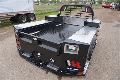 Cm flatbed - CM Truck Beds continues its focus on driving the industry forward with the introduction of several innovative new models in 2020. The CR Crane Body, CB Contractor Body and LB Landscape Body enhance the CM [...] The SK Steel Utility Body is completed with top-notch features and hardware. The SK Steel Utility Body is built to last and works hard ... 